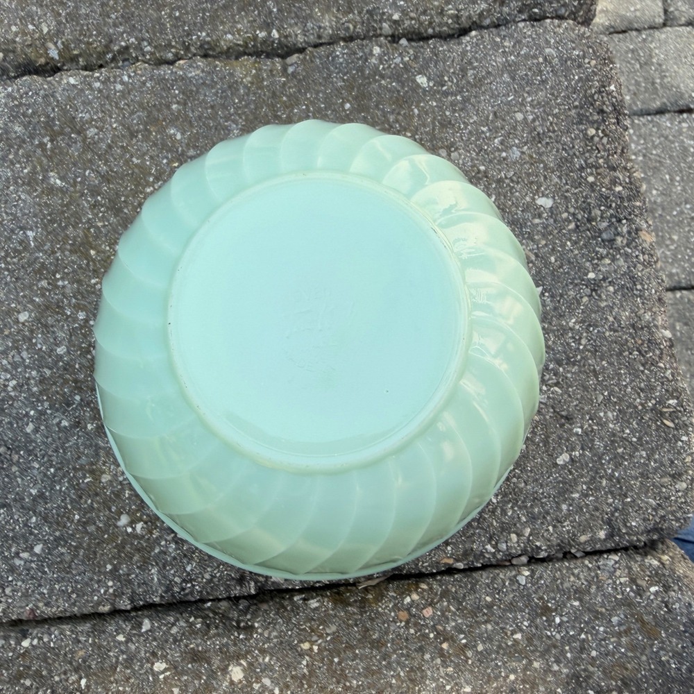 Fire-King Mixing Bowl Unisex 7 inch Jadeite Green Excellent Vintage Swirl Glass - Picture 4 of 6